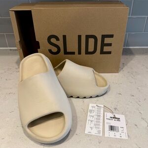 Yeezy Slide Sandals - Mens 9 - Bone